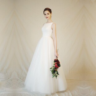 新款时尚简约轻婚纱旅拍大码抖音同款蝴蝶结一字肩森系拖尾写真