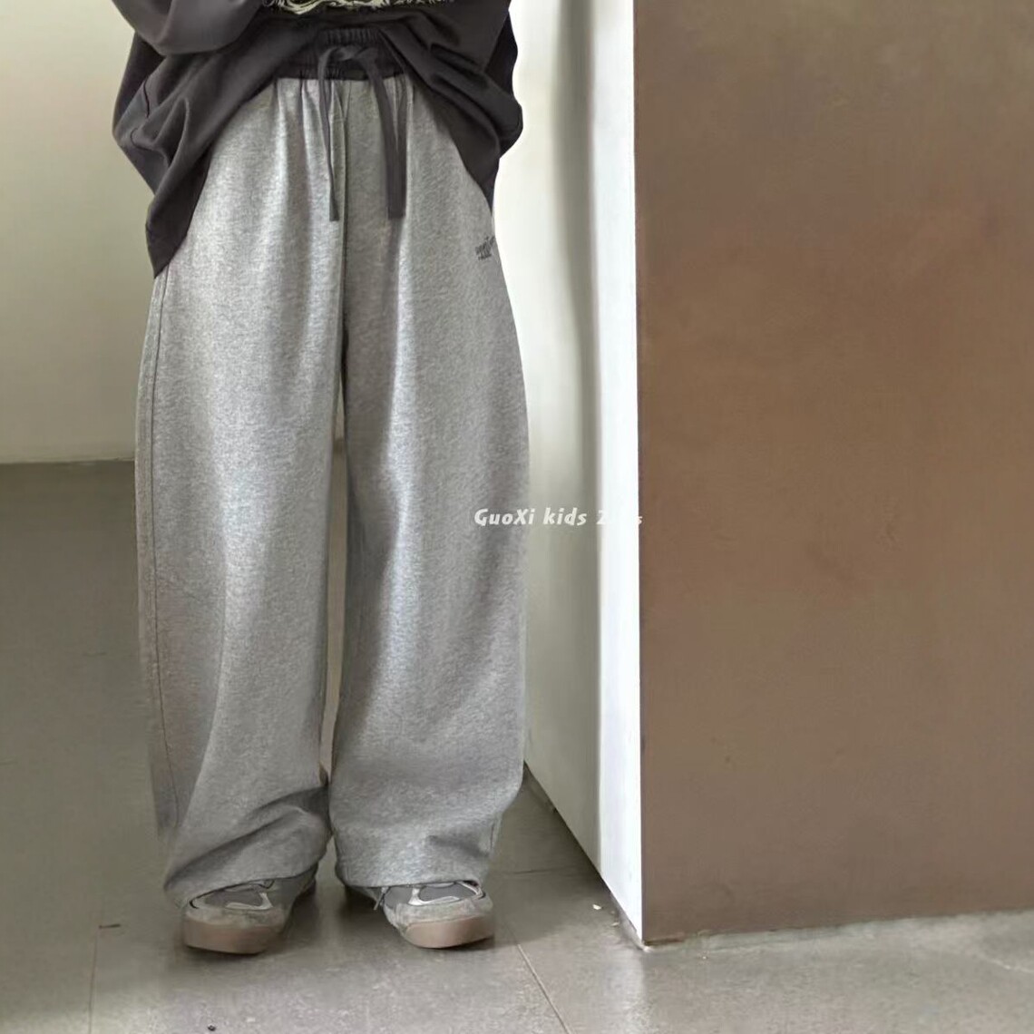 果皙男女童春装宽松直筒运动长裤