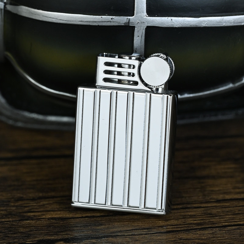 日本原装进口玛乐思煤油打火机双面雕刻复古个性创意黄铜收藏品