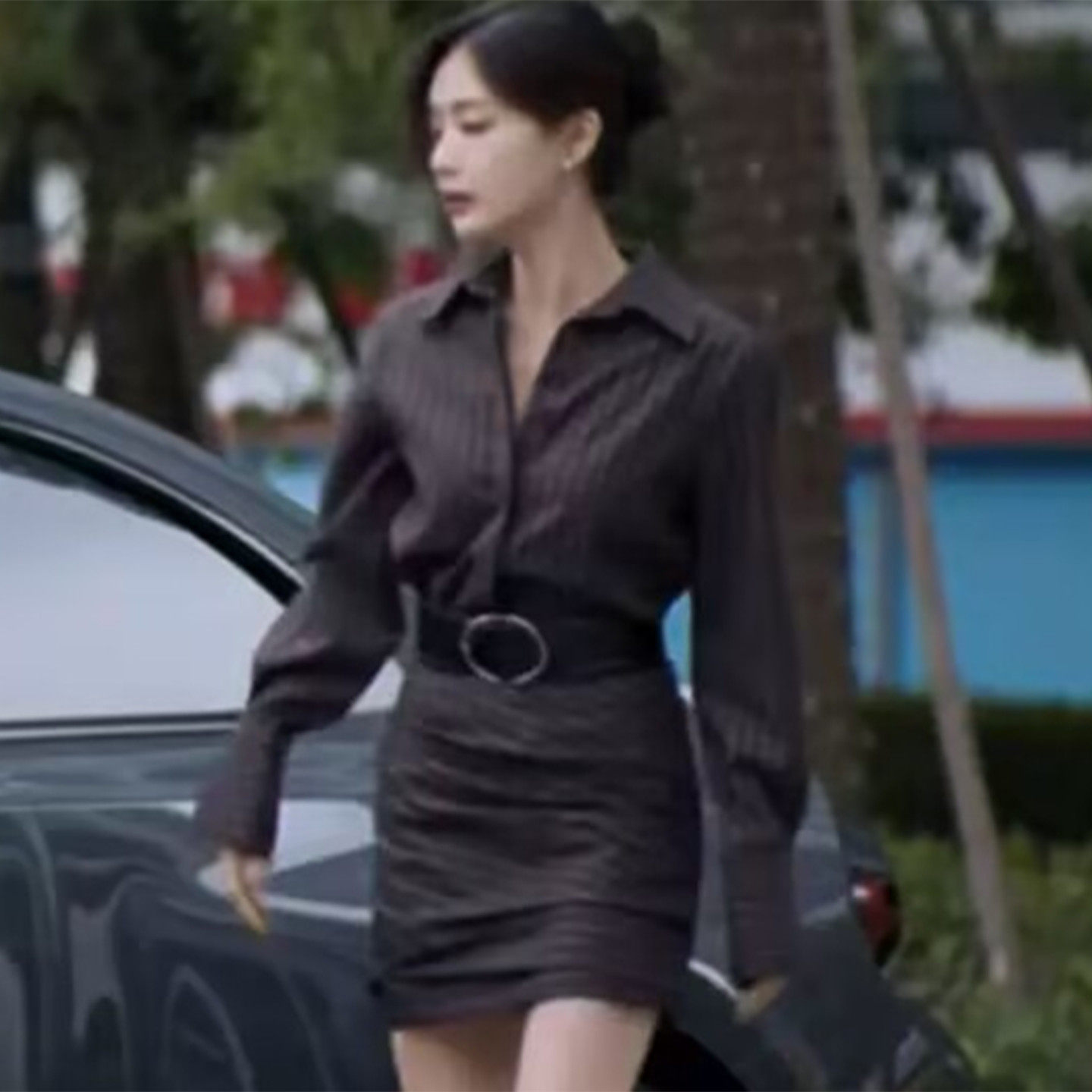 美人余李一桐余梦舞台同款灰色条纹长袖衬衫连衣裙条纹包臀短裙女