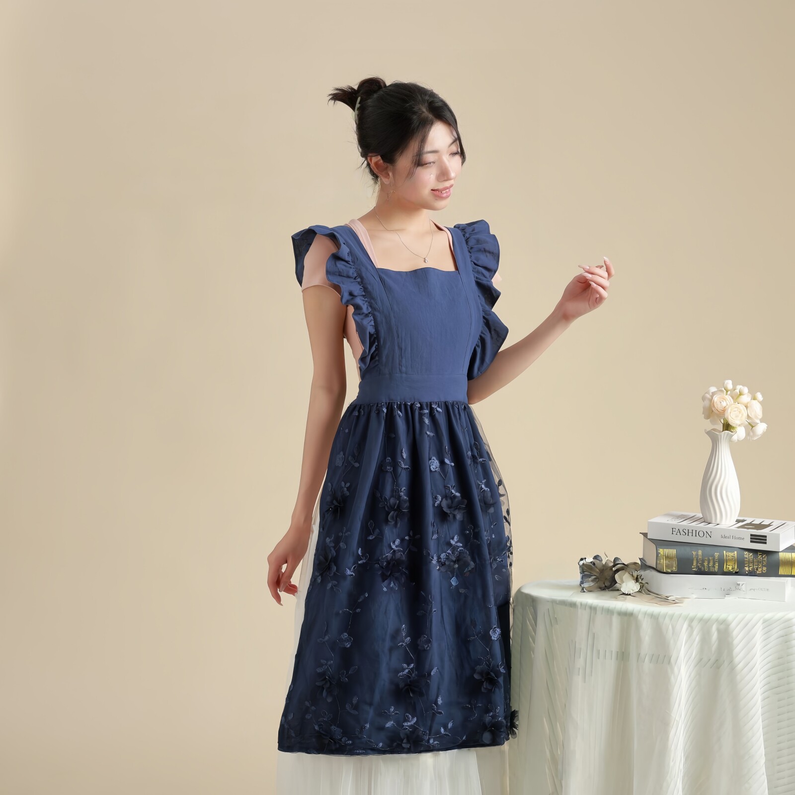纯棉新款围裙家用厨房蕾丝透气公主罩衣轻奢风立体贴花法式工作服