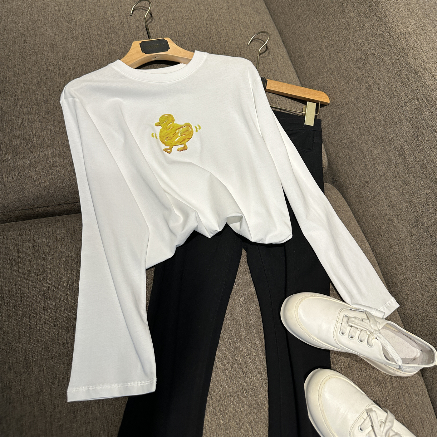 复古风立体鸭子圆领纯棉长袖T恤