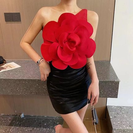 纯欲辣妹立体大花朵斜领单肩高级感女夏外穿洋气修身显瘦别致上衣