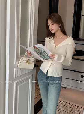 DPLAY2025年春季新款绿色针织衫100羊毛内搭洋气气质上衣女