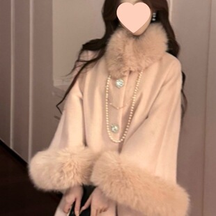 富家千金名媛高级感斗篷毛呢外套秋冬季新款温柔风保暖呢子大衣女