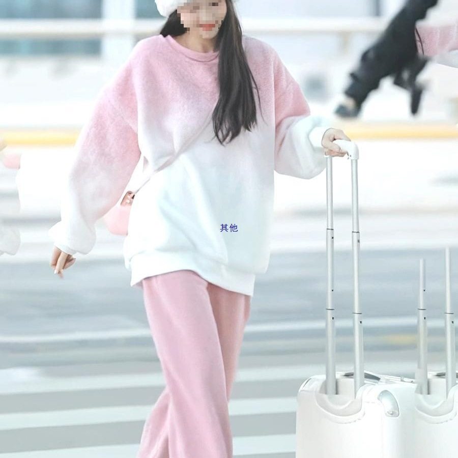 秋冬新款多巴胺穿搭一整套炸街微胖显瘦渐变色针织衬两件套装