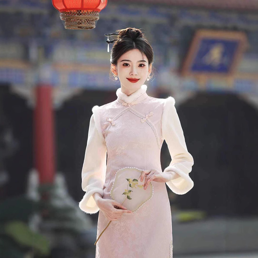 新年拜年服粉色旗袍新款2024秋冬季女新中式新娘敬酒服订婚小个子