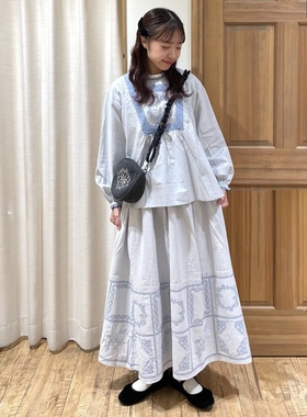 sm2三色刺绣蕾丝衬衫175元 半裙249元截图拍一元链接 12.31截