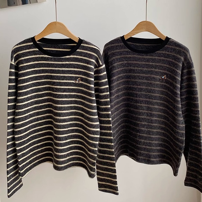 软绵绵兔毛绒卡通刺绣条纹T恤女