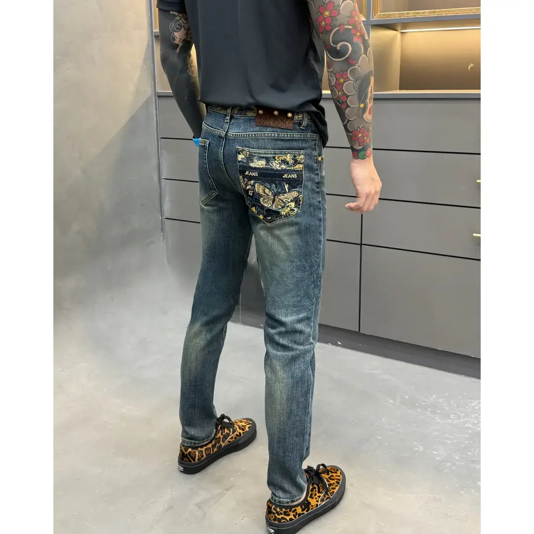 秋冬新品男士修身小脚刺绣牛仔裤