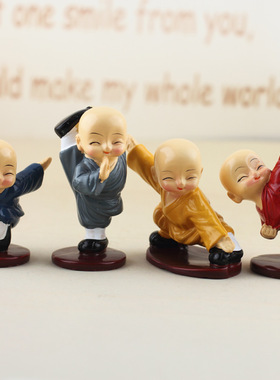 创意家居摆件汽车中控台装饰品公仔树脂彩衣服功夫小和尚