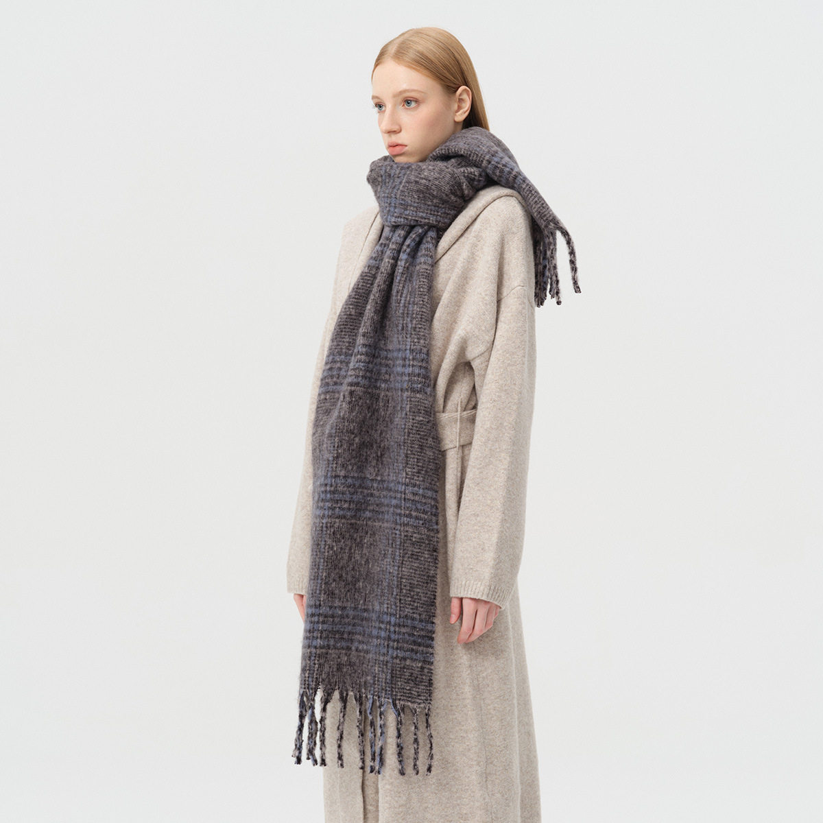 25%羊毛混纺灰蓝格子围巾