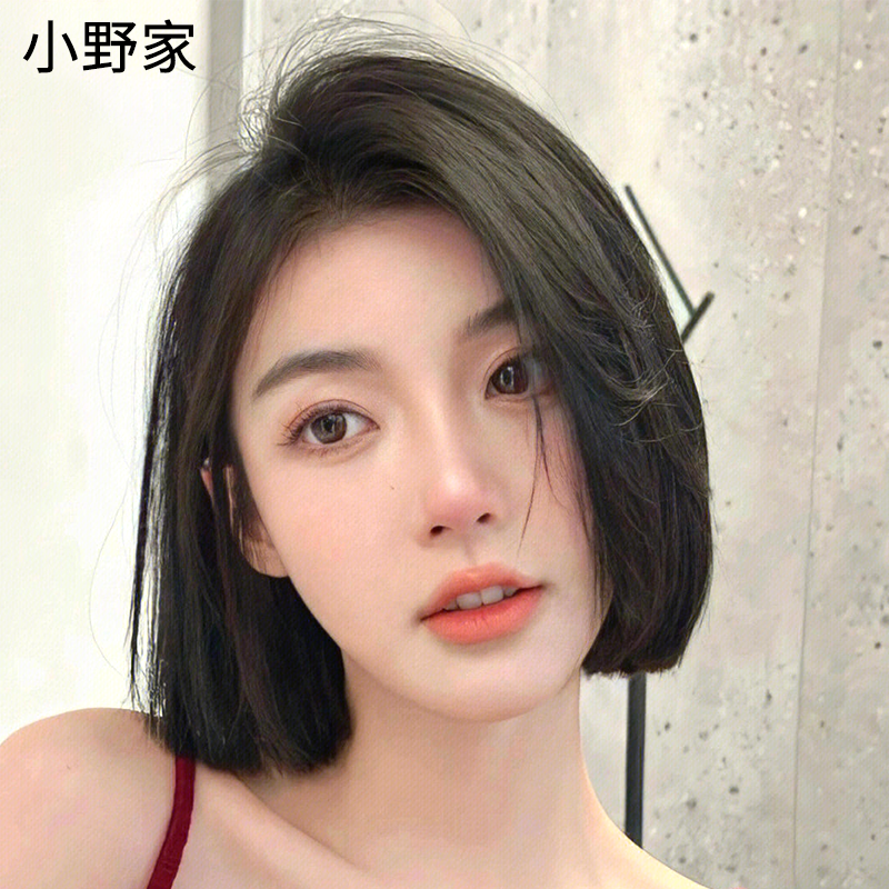 小野家真人发丝偏分一刀切短发