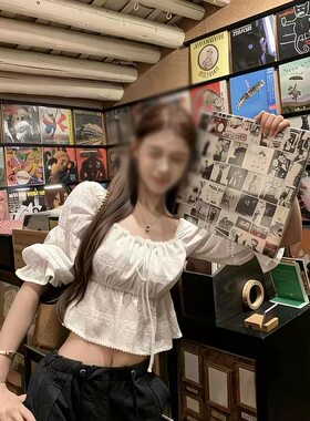 Wuuus恋夏白色/碎花 方领半袖小衫女夏荷叶边六分泡泡袖上衣