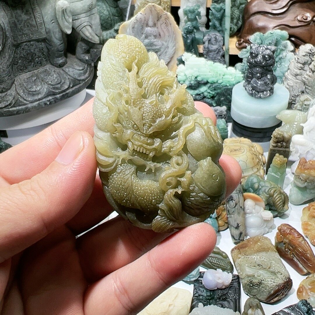 翡翠工厂清货龙牌缅甸翡翠