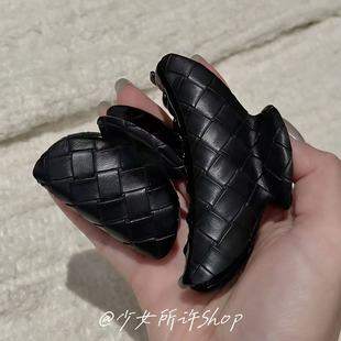 贵气巴恩风复古菱格皮质抓夹百搭高级感时尚 发抓鲨鱼夹发箍头饰新