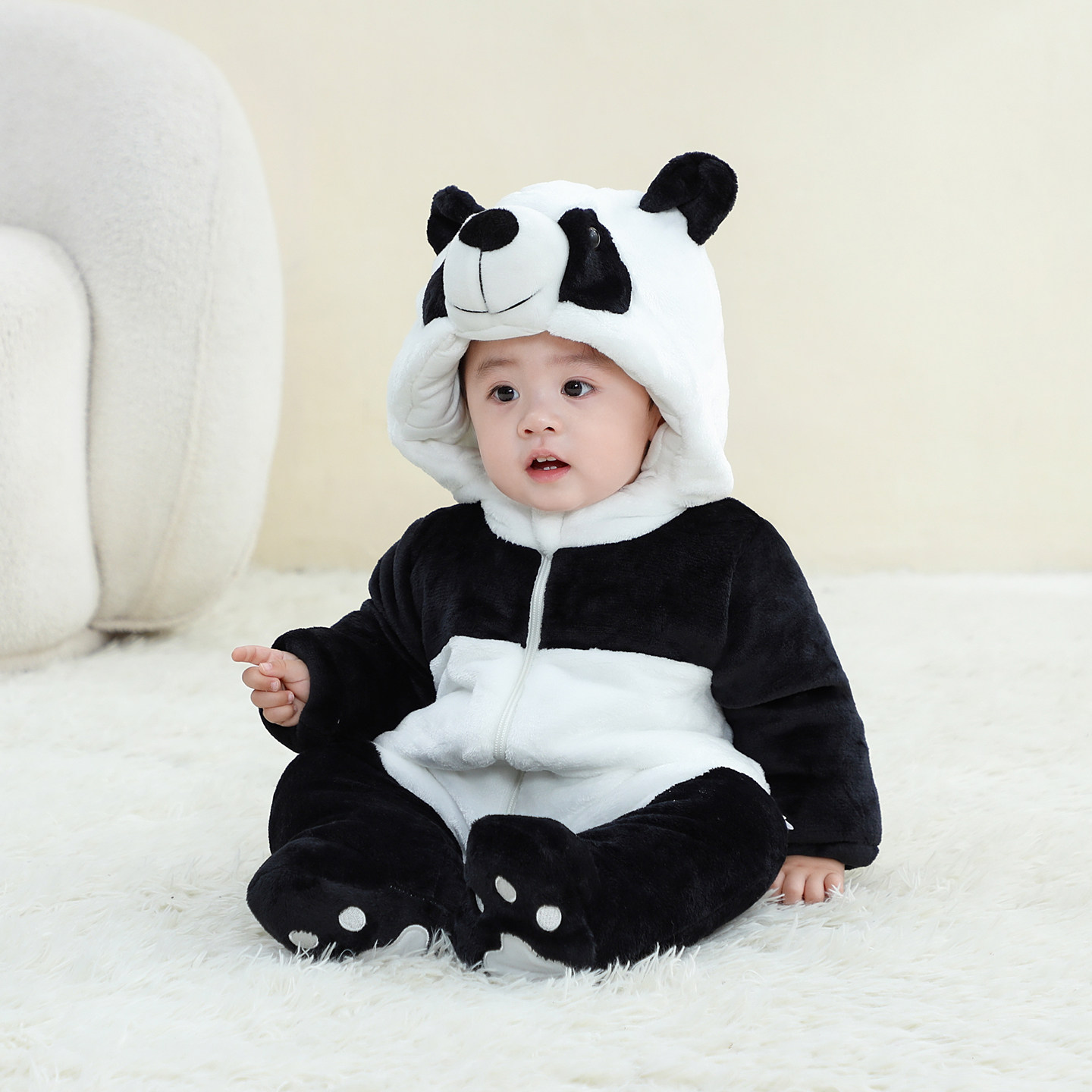 婴儿冬天衣服加厚加绒外出服宝宝冬装熊猫连体衣抱衣法兰绒棉服
