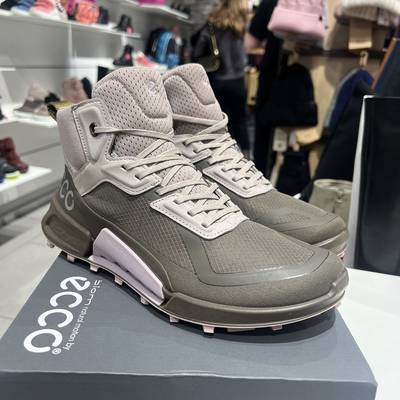 ECCO爱步登山运动鞋823803防水