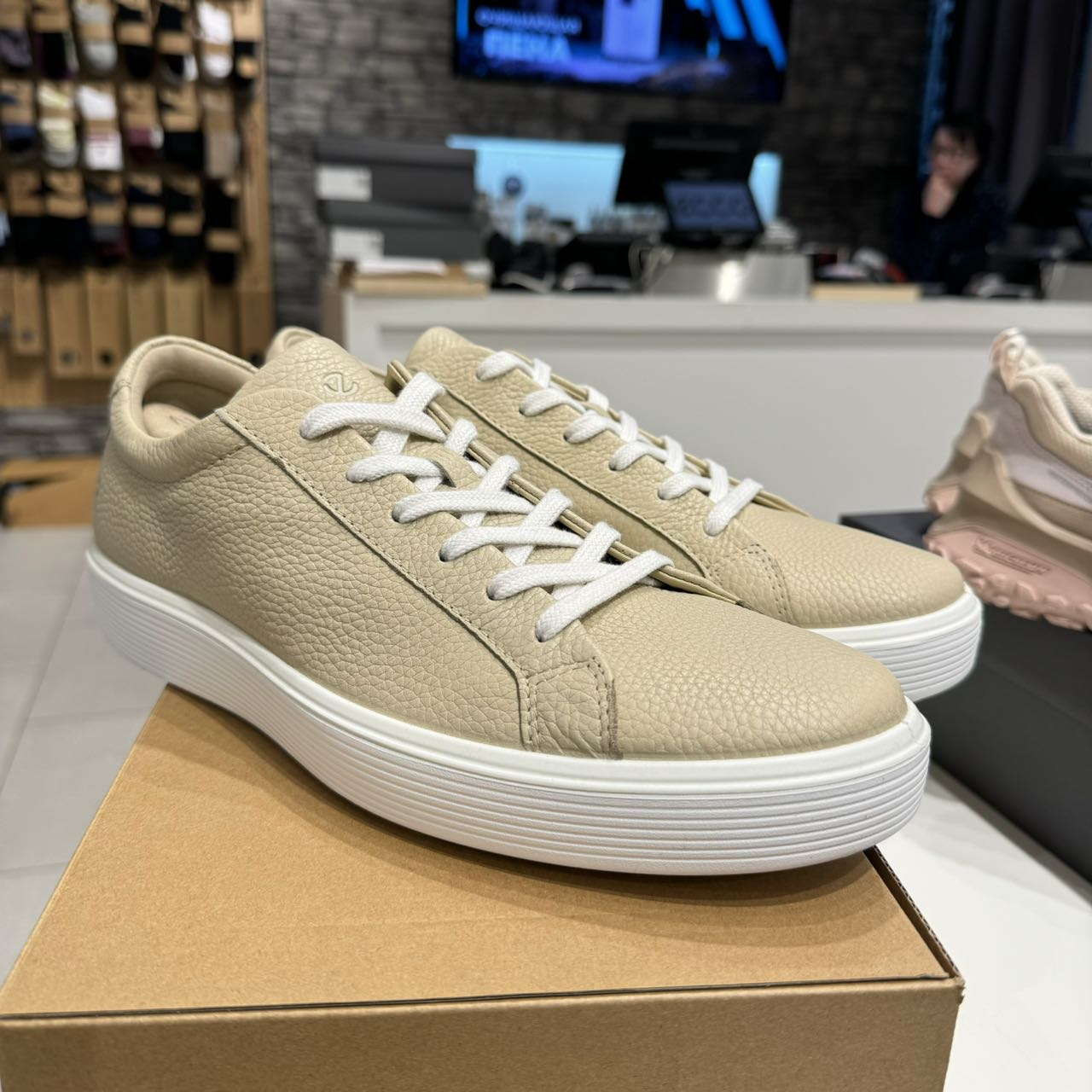 ECCO爱步男鞋春夏百搭经典真皮系带休闲运动板鞋柔酷60周年582404