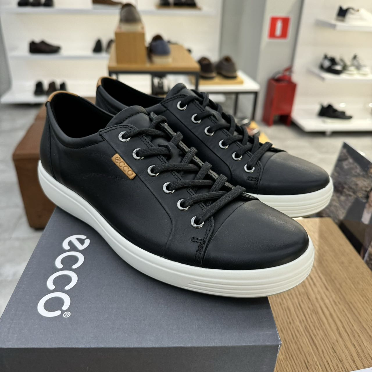 ECCO爱步男鞋板鞋春夏款舒适百搭平底真皮运动休闲 柔酷7号430004