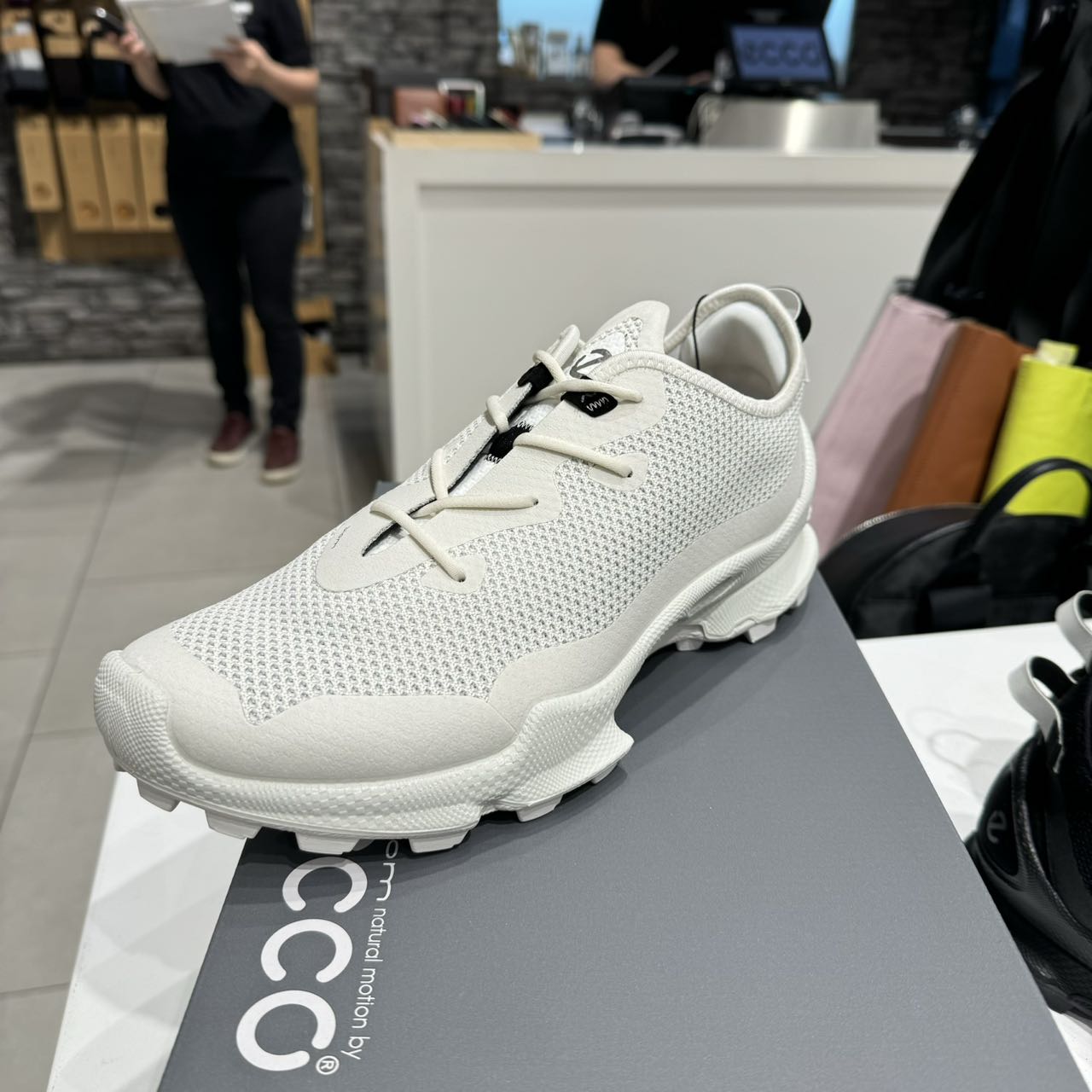 ECCO爱步男鞋新款户外网面缓震耐磨越野跑鞋 健步BIOMC踪迹803234