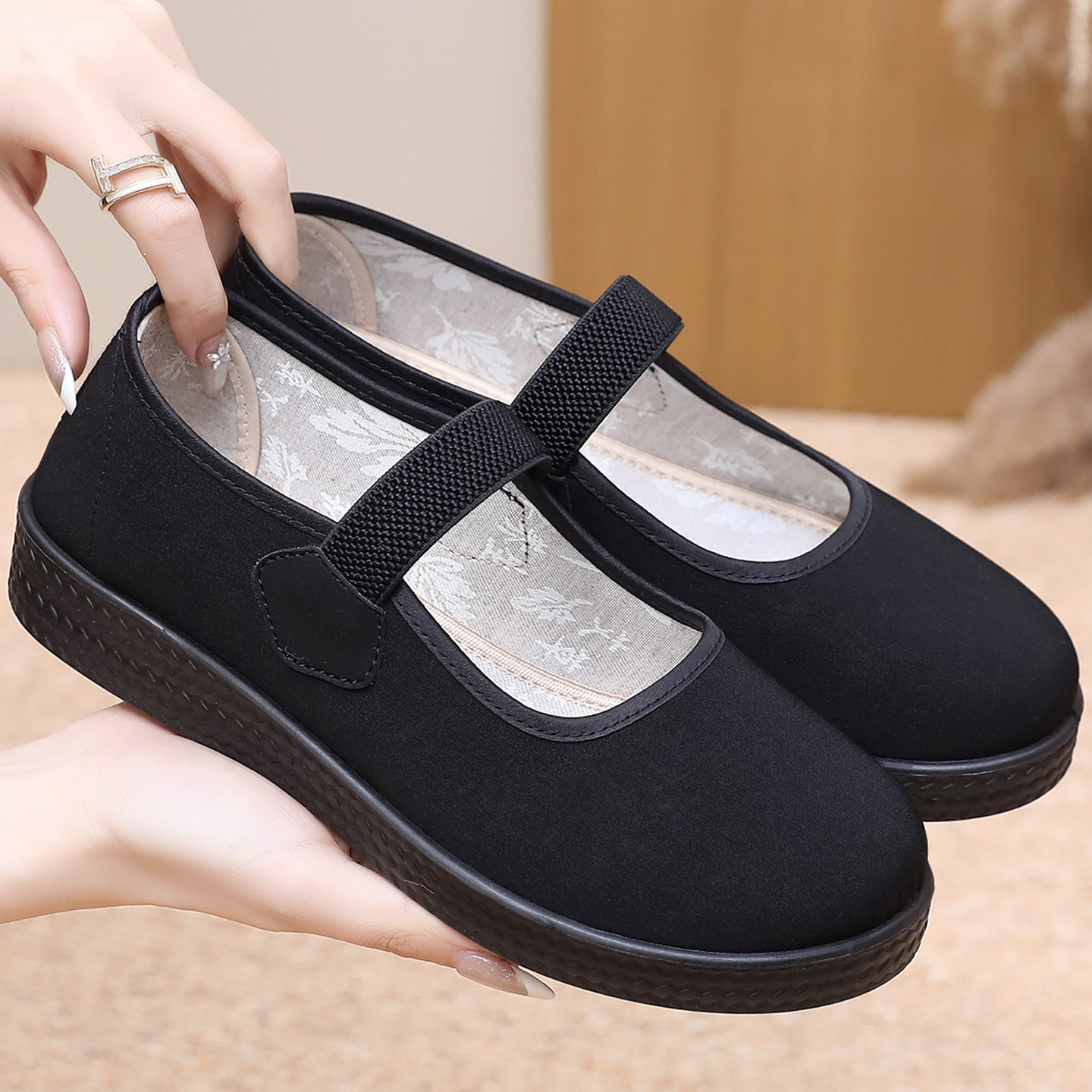 春季老北京布鞋女鞋软底平底防滑妈妈鞋低跟浅口休闲鞋老人奶奶鞋,女鞋,传统布鞋,淘宝优惠券,粉丝福利购,淘宝优惠卷