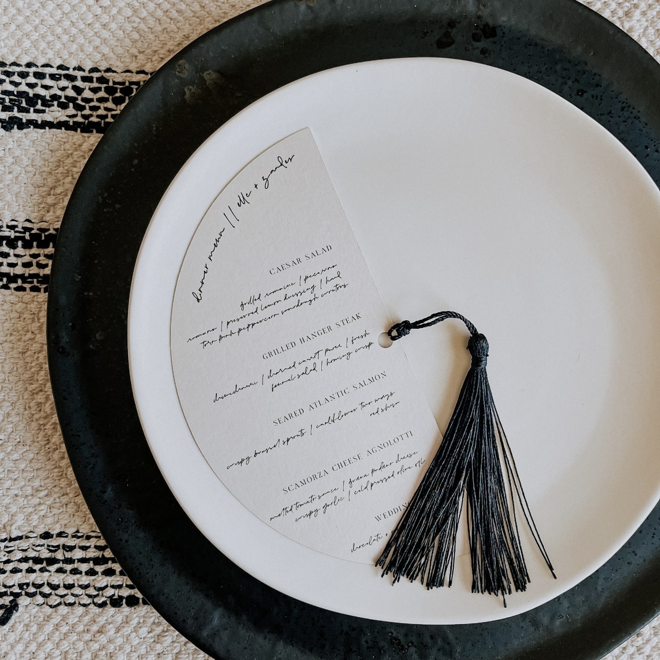 简约ins风半圆形流苏婚礼菜单卡 定制结婚宴会餐盘卡