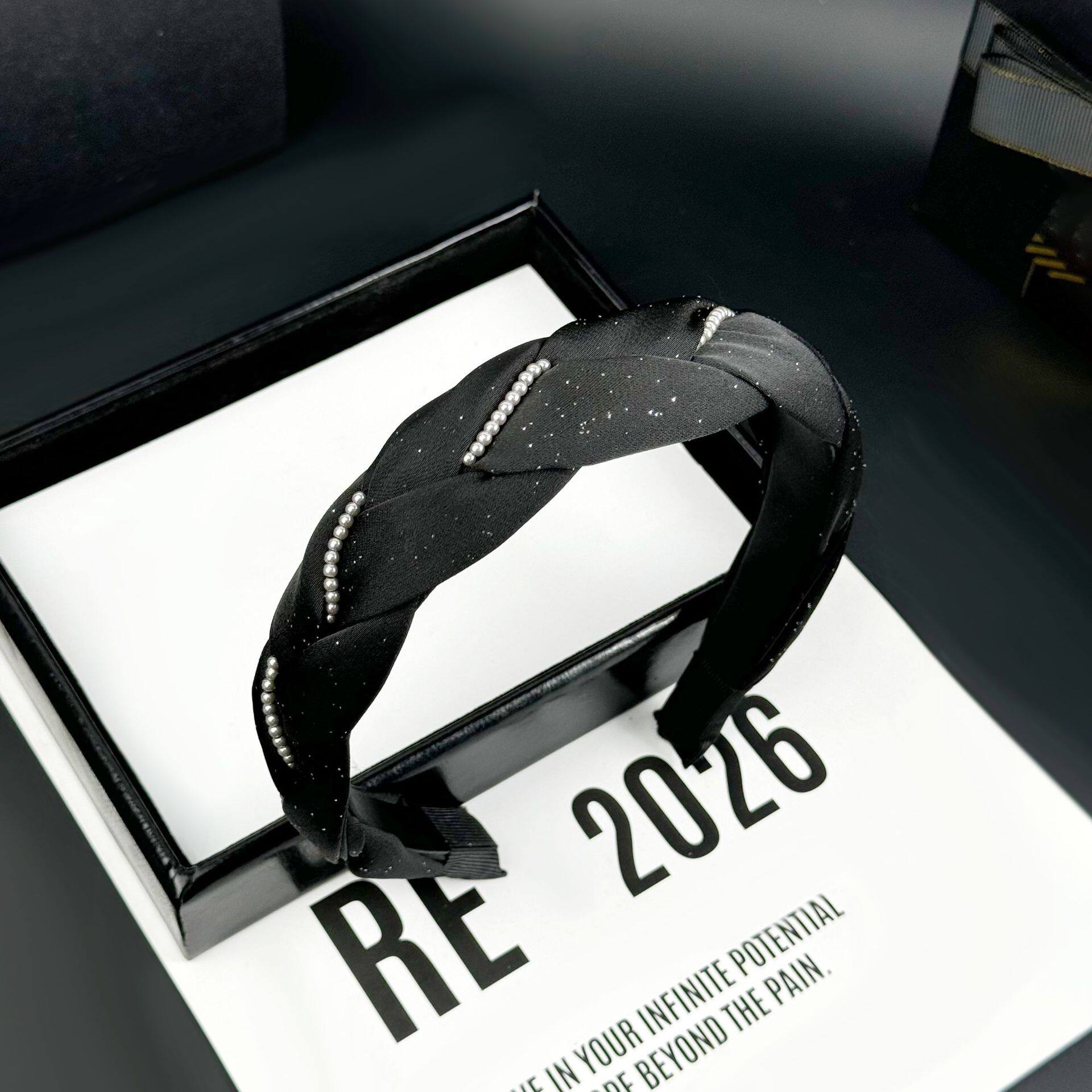 新款高级感珍珠法式编织发箍网红褶皱高颅顶宽边头箍麻花辫子压发