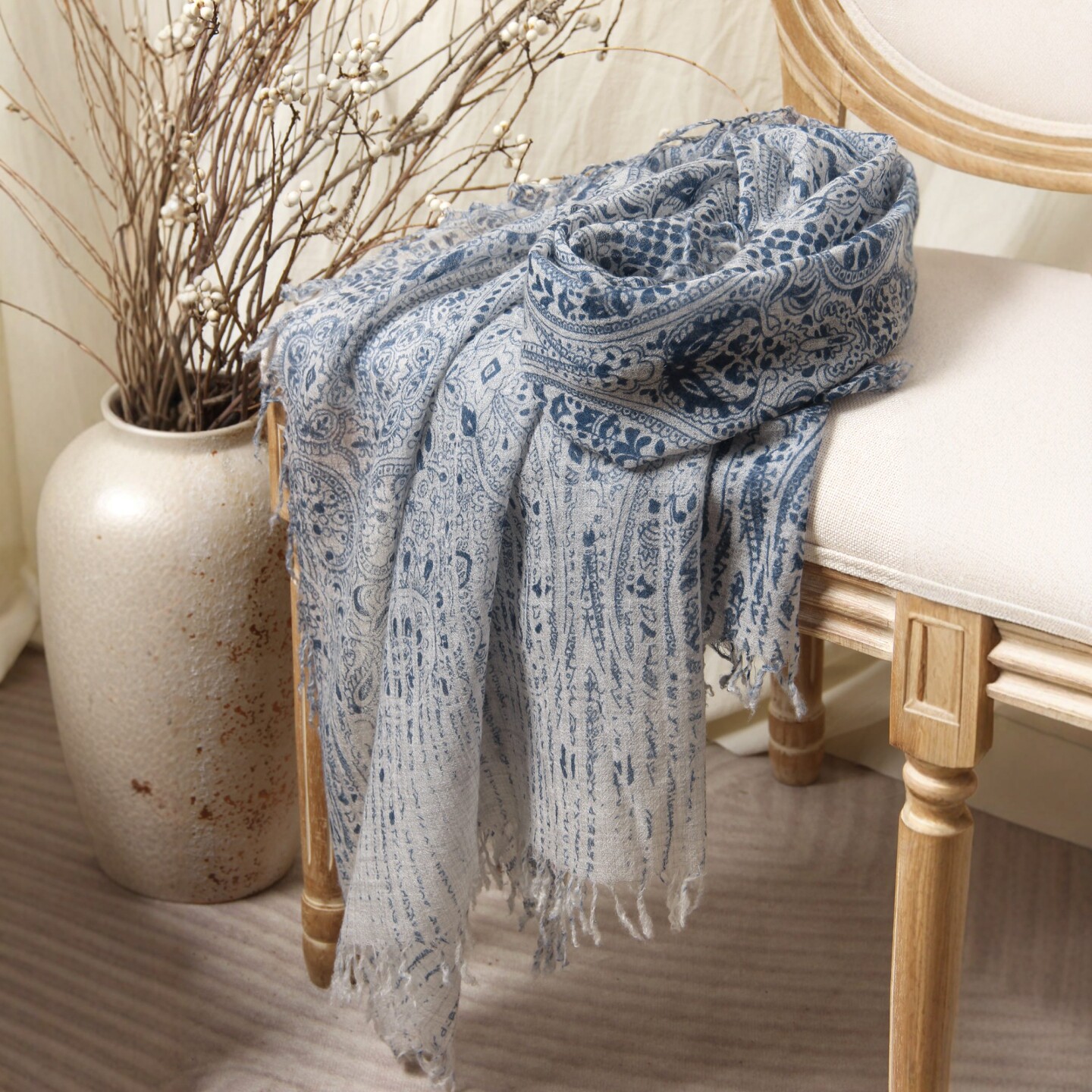 复古腰果花山羊绒围巾薄款女春秋毛边披肩两用米咖色蓝色2026新款