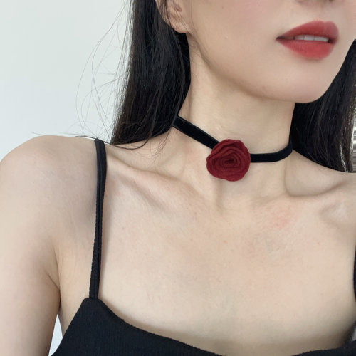 安可拉红玫瑰吊坠项圈choker