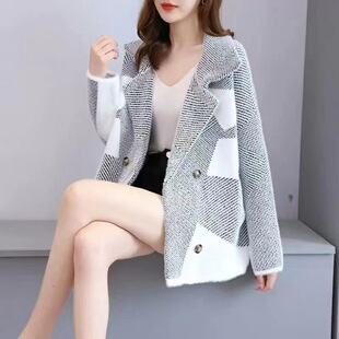 2025新款格子韩版格子秋冬外套女几何花型宽松开衫洋气时尚长衫女