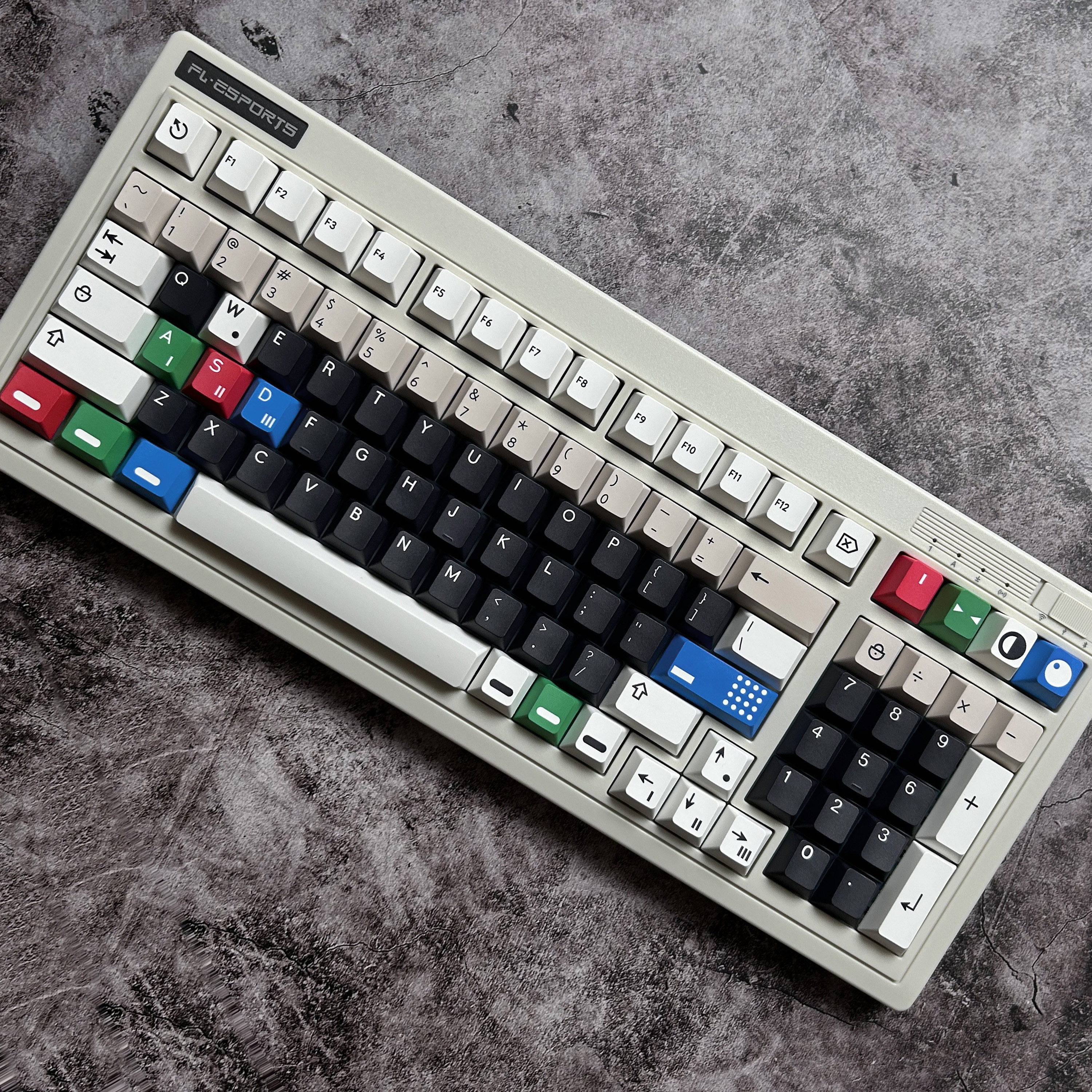 VIBE: R2 RESONANCE-CUSTOMIZED MECHANICAL KEYBOARD PBT SUBLIMATION ORIGINAL HEIGHT KEYCAP SPLIT SPACE