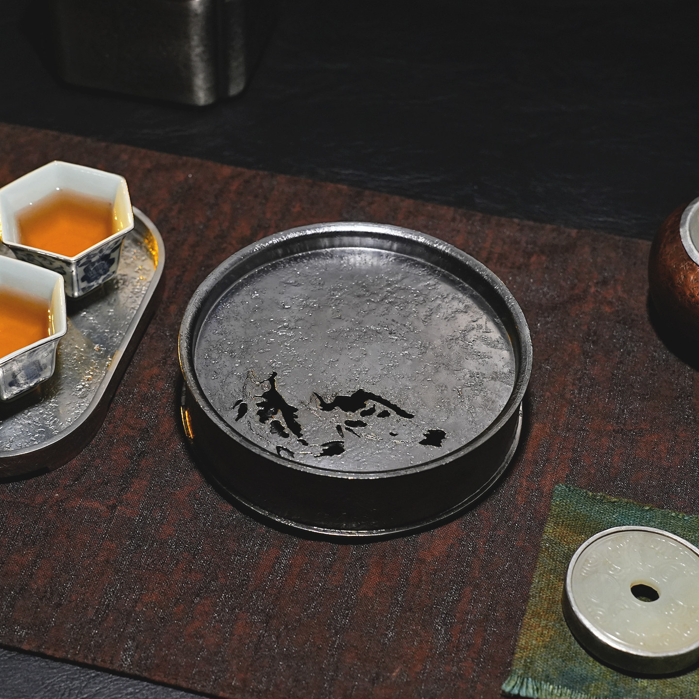 全手工锻打鳜鱼壶承仿古做旧茶盘锤纹三足蓄水茶船潮汕功夫茶杯承