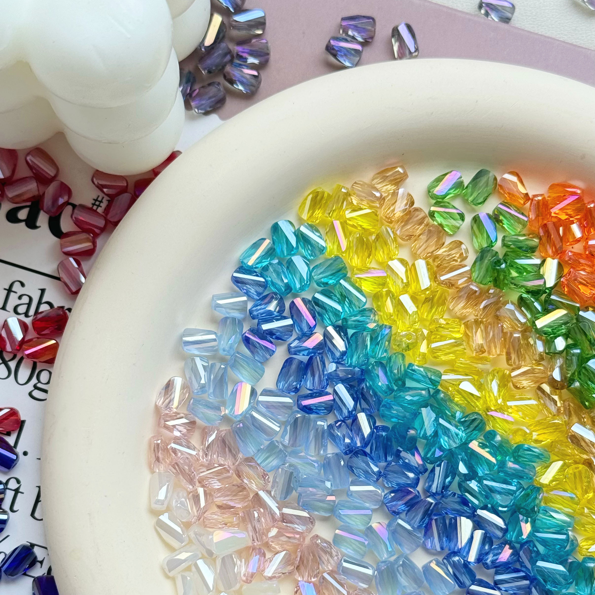 4.5*6mm扭片水晶玻璃串珠镀彩手串diy饰品配件手机链包链服装辅料