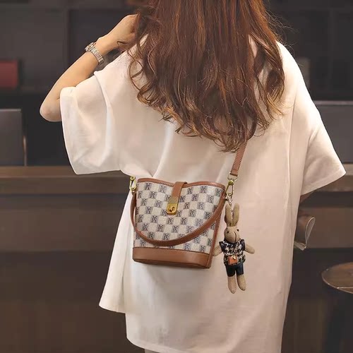 Viney水桶包包女士2026新款夏季斜挎包高级感手提单肩女包通勤包