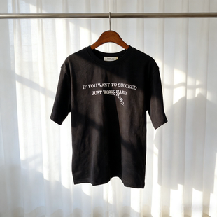 日系~田曦薇同款黑色正肩字母印花圆领短袖宽松纯棉显瘦上衣服潮T
