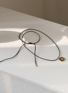 黑绳玫瑰花烙印火漆金色毛衣链