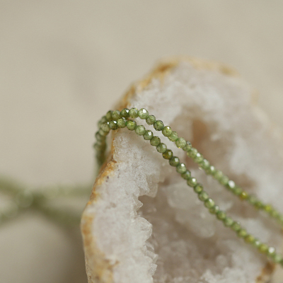 简约金银撞色橄榄绿手工锆石项链