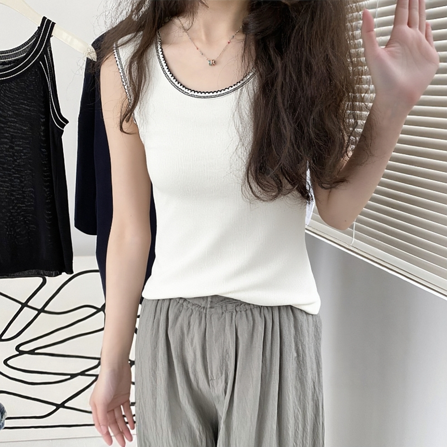 BM风弹力撞色狗牙螺纹针织背心叠穿上衣