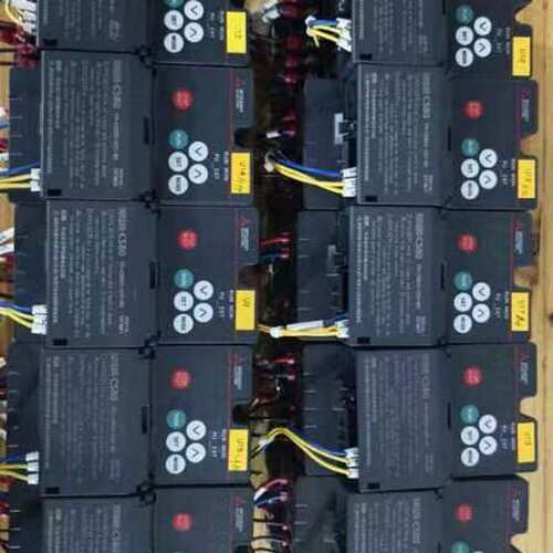 议价变频器FR-CS82S-025-60 220V 议可维修