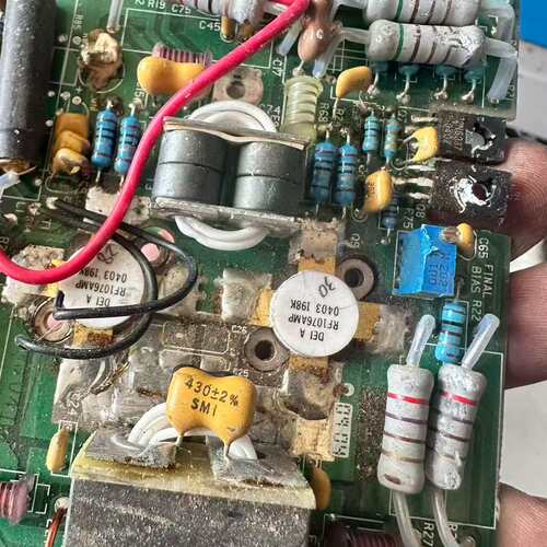 议价RF1076AMP两个，MRF426两个，有四张，一张的价格可维修