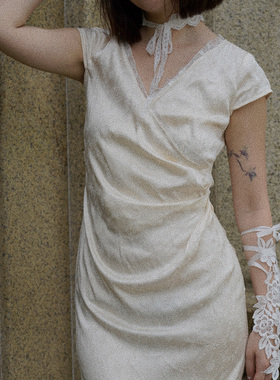 sibleu法式小众设计opéra系列v领暗纹印花铜氨丝优雅纯欲连衣裙