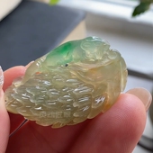 可爱立体果实吊坠 冰种黄翡飘绿松鼠松果翡翠挂件 岁稔藏珍