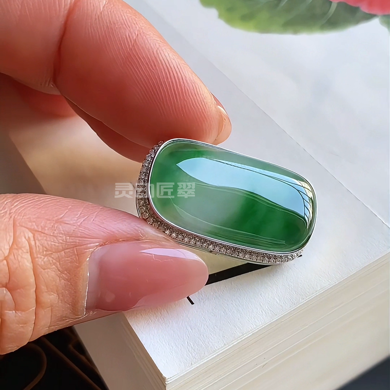 【云境流光】冰种翡翠绿表带手牌