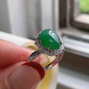 18k白金豪镶伴钻设计款 冰种满绿翡翠蛋面戒指 女 星湖森屿