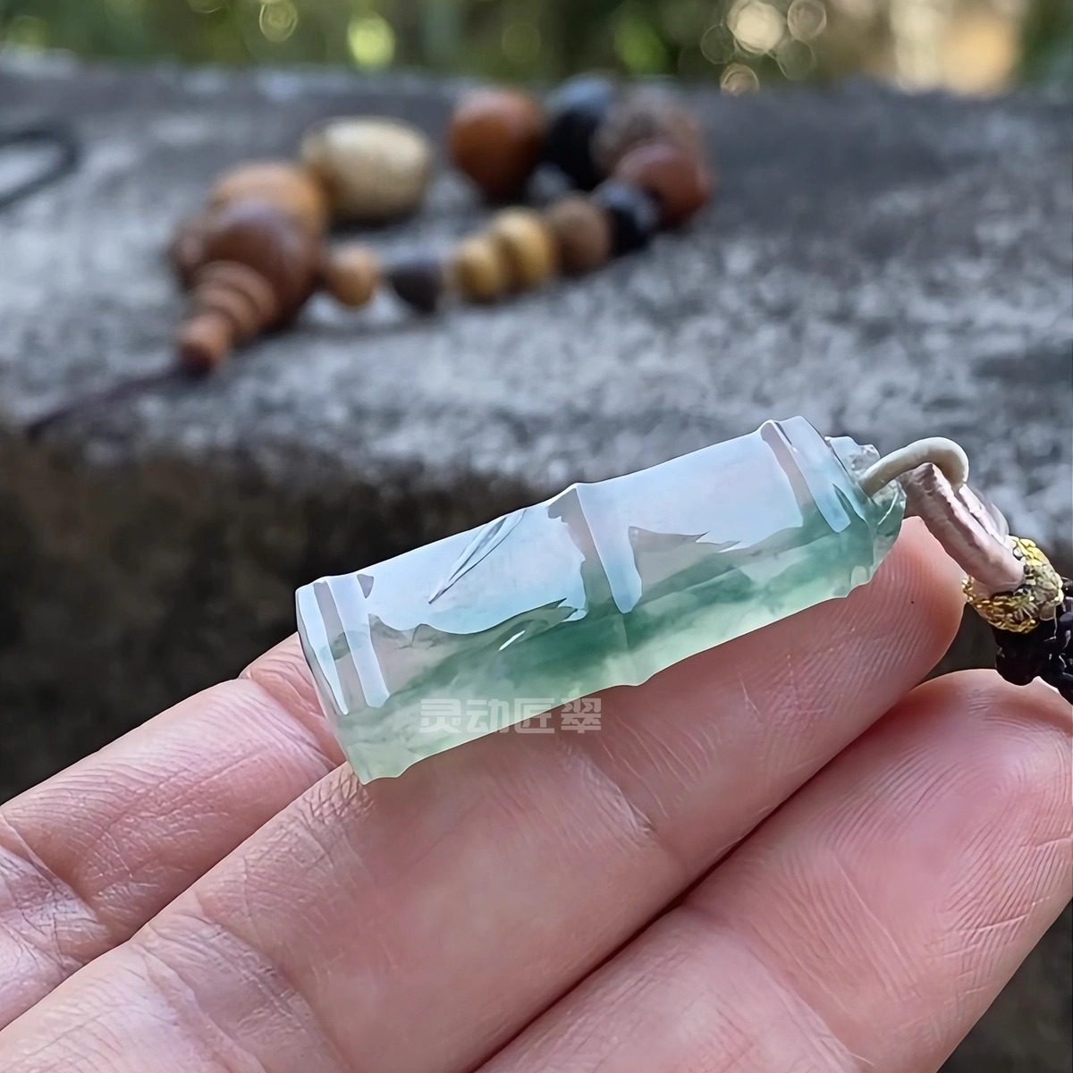 冰种飘绿方竹竹节翡翠A货吊坠