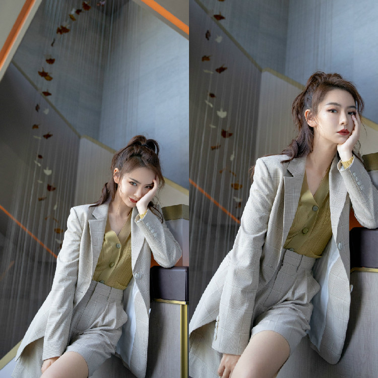 Europe station 2021 spring and summer star network red Qi Weis same Korean fashion lattice suit with thin temperament female suit
