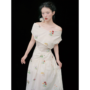 裙子 立体刺绣一字领收腰设计感连衣裙中长款 俗集原创2025ss