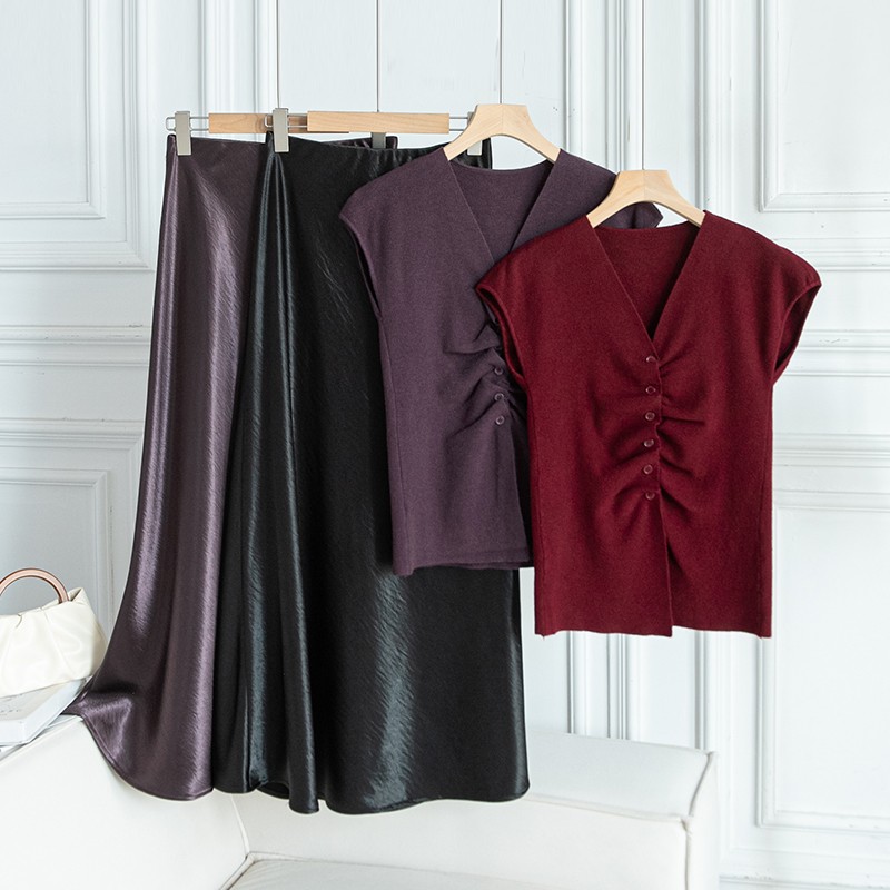 时尚两件套 安迪绒V领包肩袖针织上衣+醋酸缎丝滑A字半身裙H26923