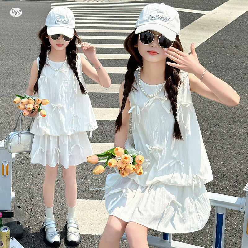 女童夏裙子套装2026新款甜美蝴蝶结挂脖上衣半身裙两件套中大童
